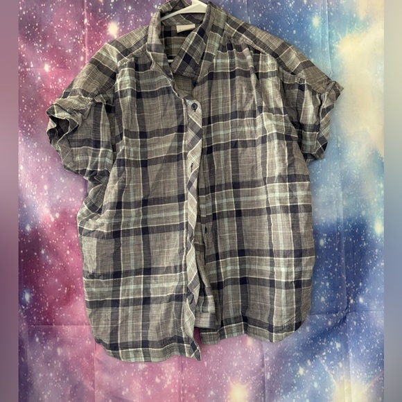 Columbia Tops - Columbia plaid short sleeve shirt 🛍